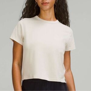 Lululemon Tee Classic Fit Cotton T-shirt.